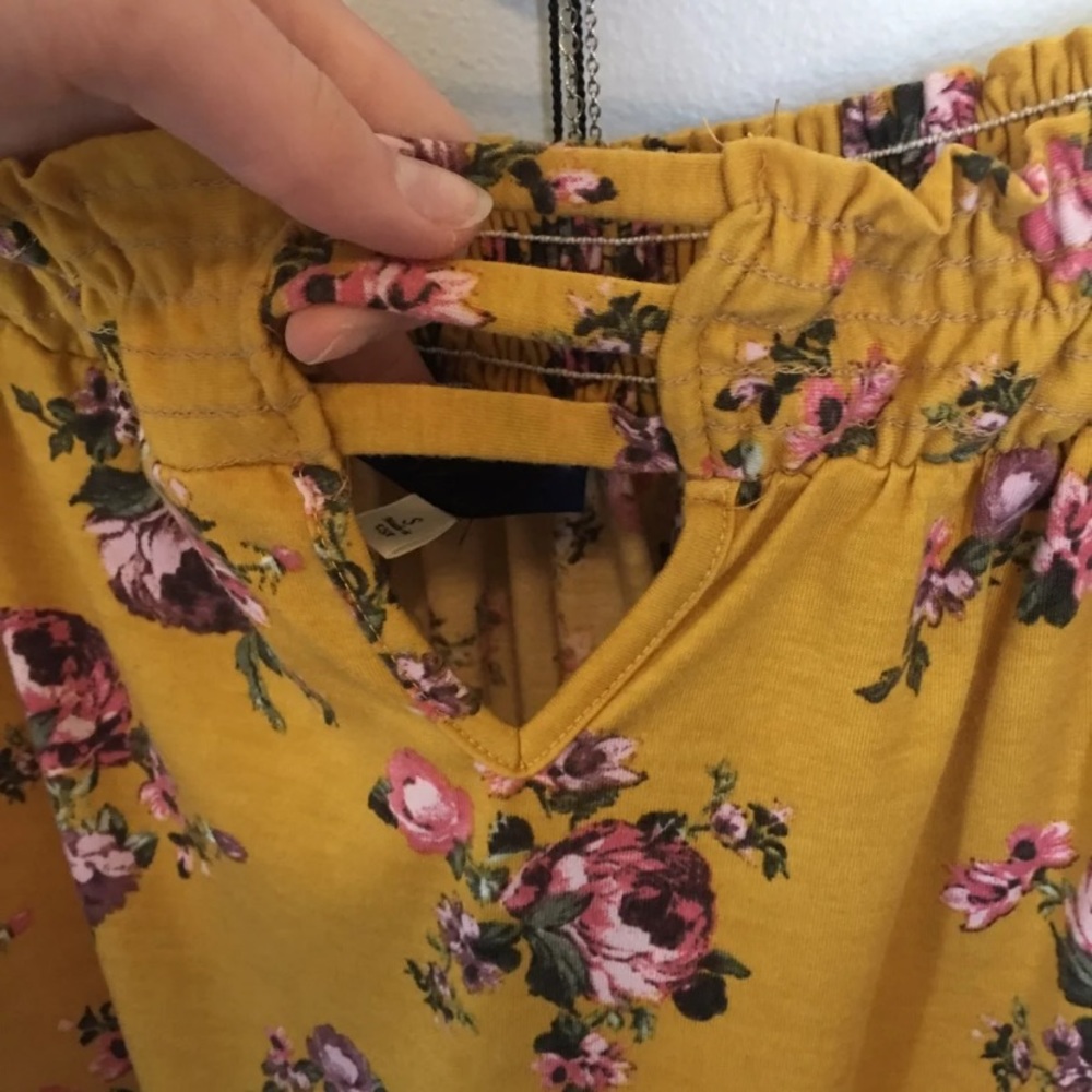 off the shoulder top - Picture 3 of 5